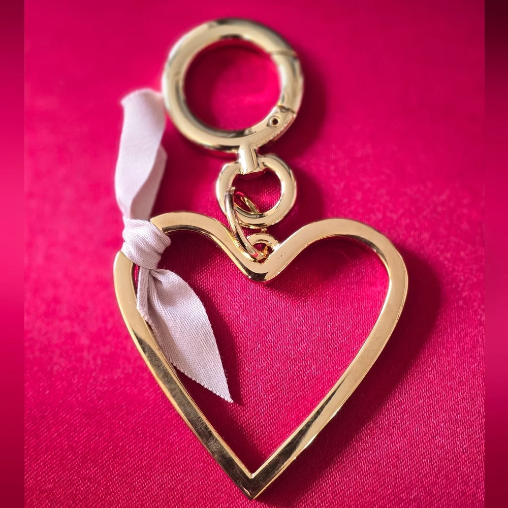 NIB Burberry Heart Bag Charm-GWP - Picture 4 of 5